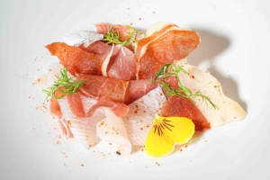 CARPACCIO DI RICCIOLA E PARMA