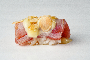 NIGIRI TUNA MANDORLE