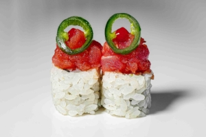 URAMAKI SPICY TUNA